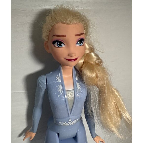 Disney Frozen Elsa Doll Hasbro 2018 Light Up Dress Interactive Toy - Picture 2 of 7